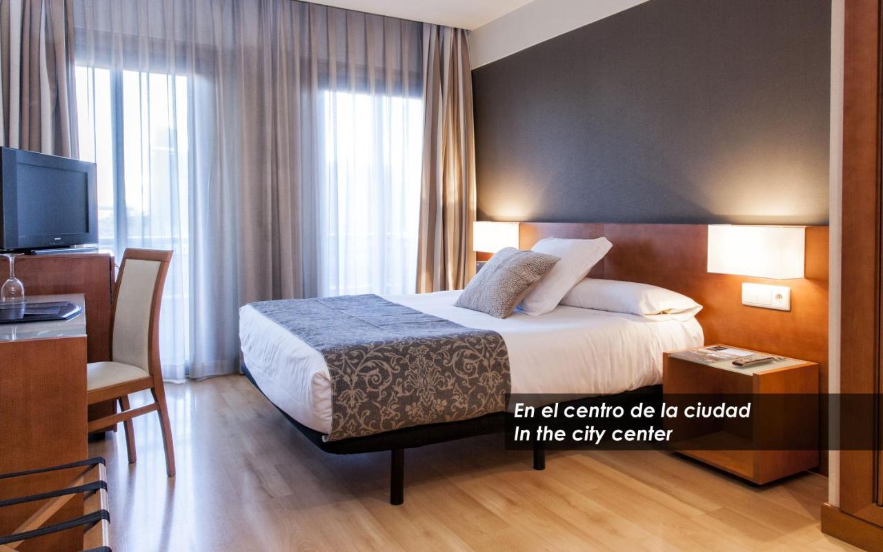 Zenit Don Yo Hotel Zaragoza Bagian luar foto