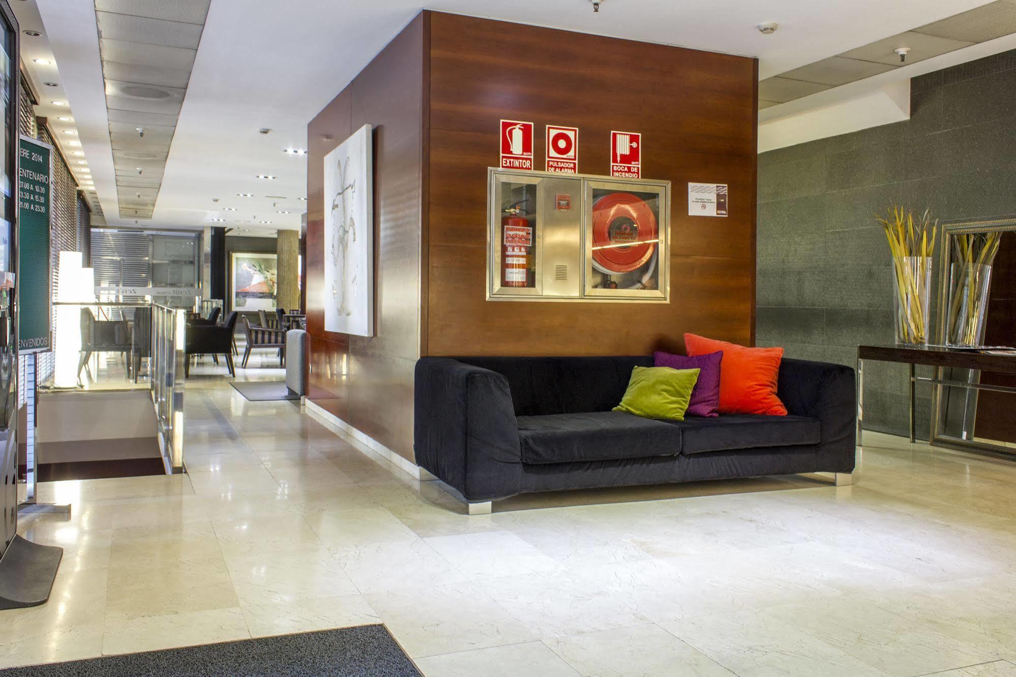 Zenit Don Yo Hotel Zaragoza Bagian luar foto